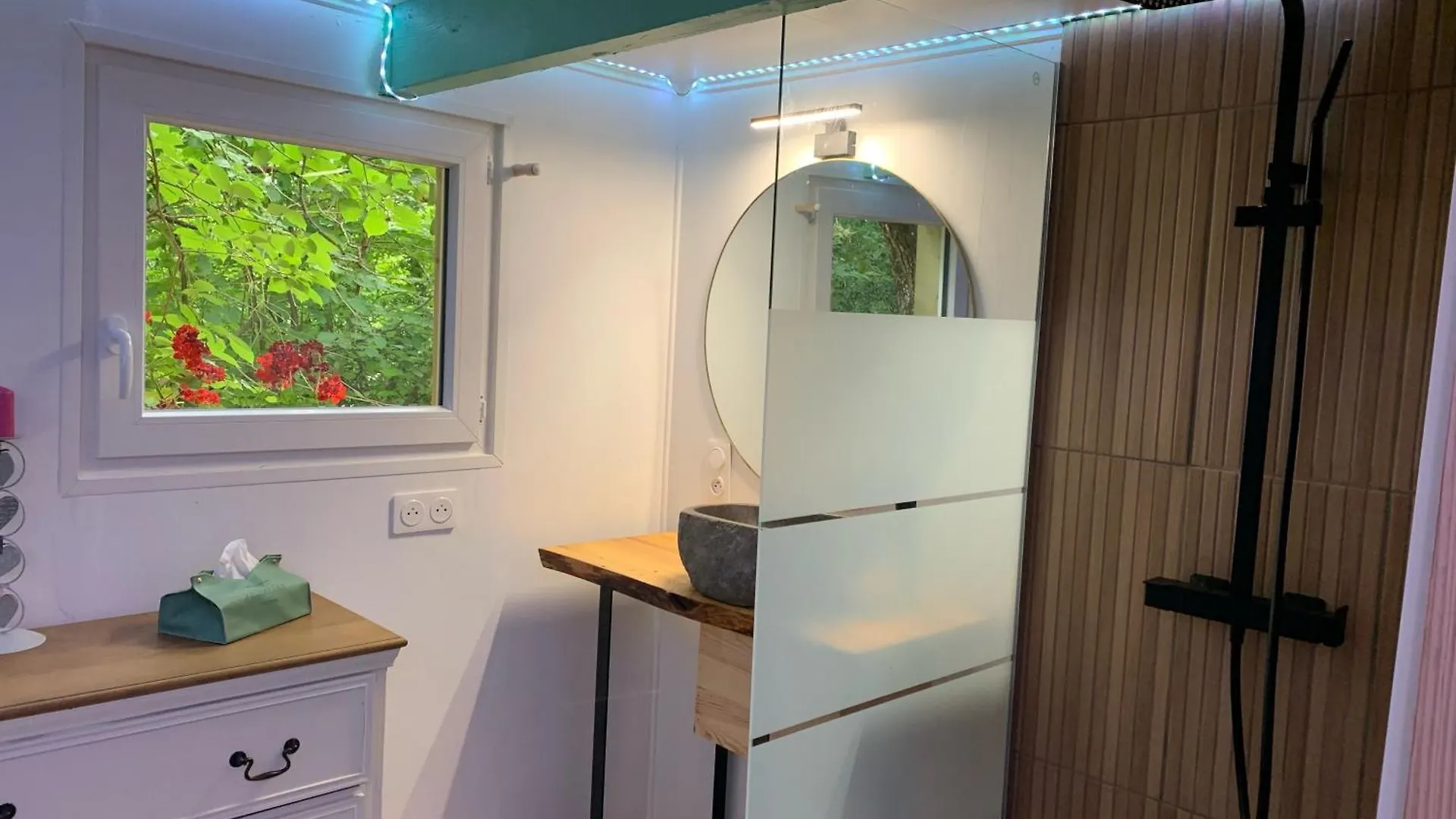 Oda ve Kahvaltı Maison D Hotes Greenhouse Albi